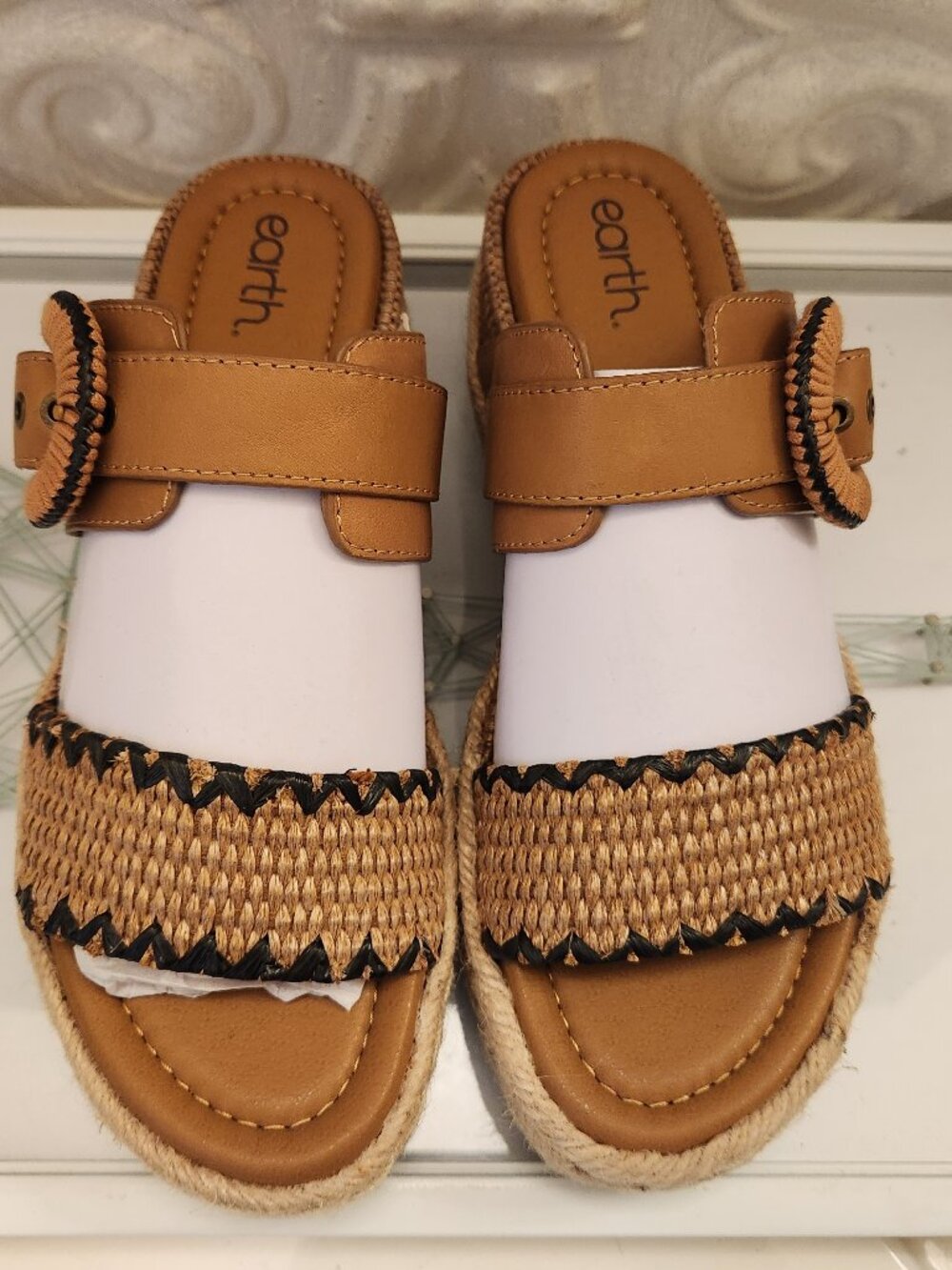 Earth Colla Sandals. Size 10. New with stickers.